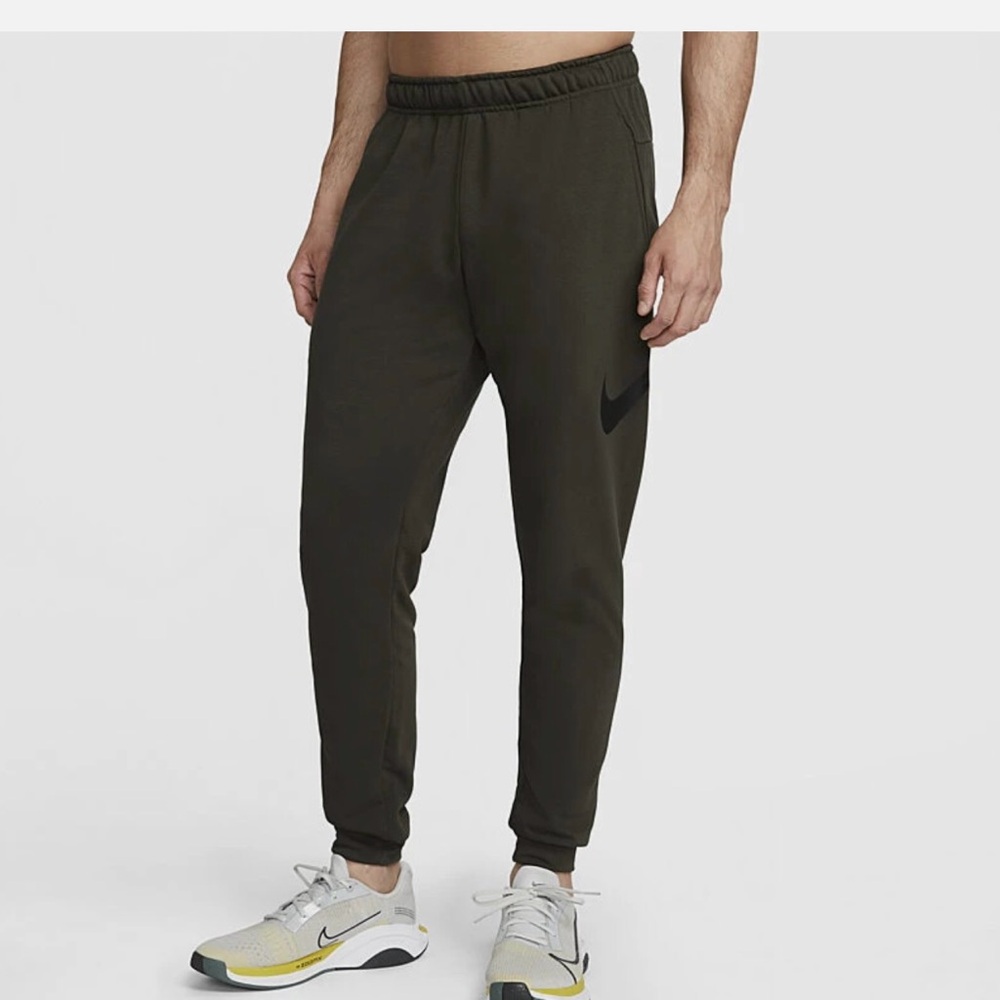 Nike Men's Jogger Pants Sequoia/Black Dri-FIT
Tapered Training Pants